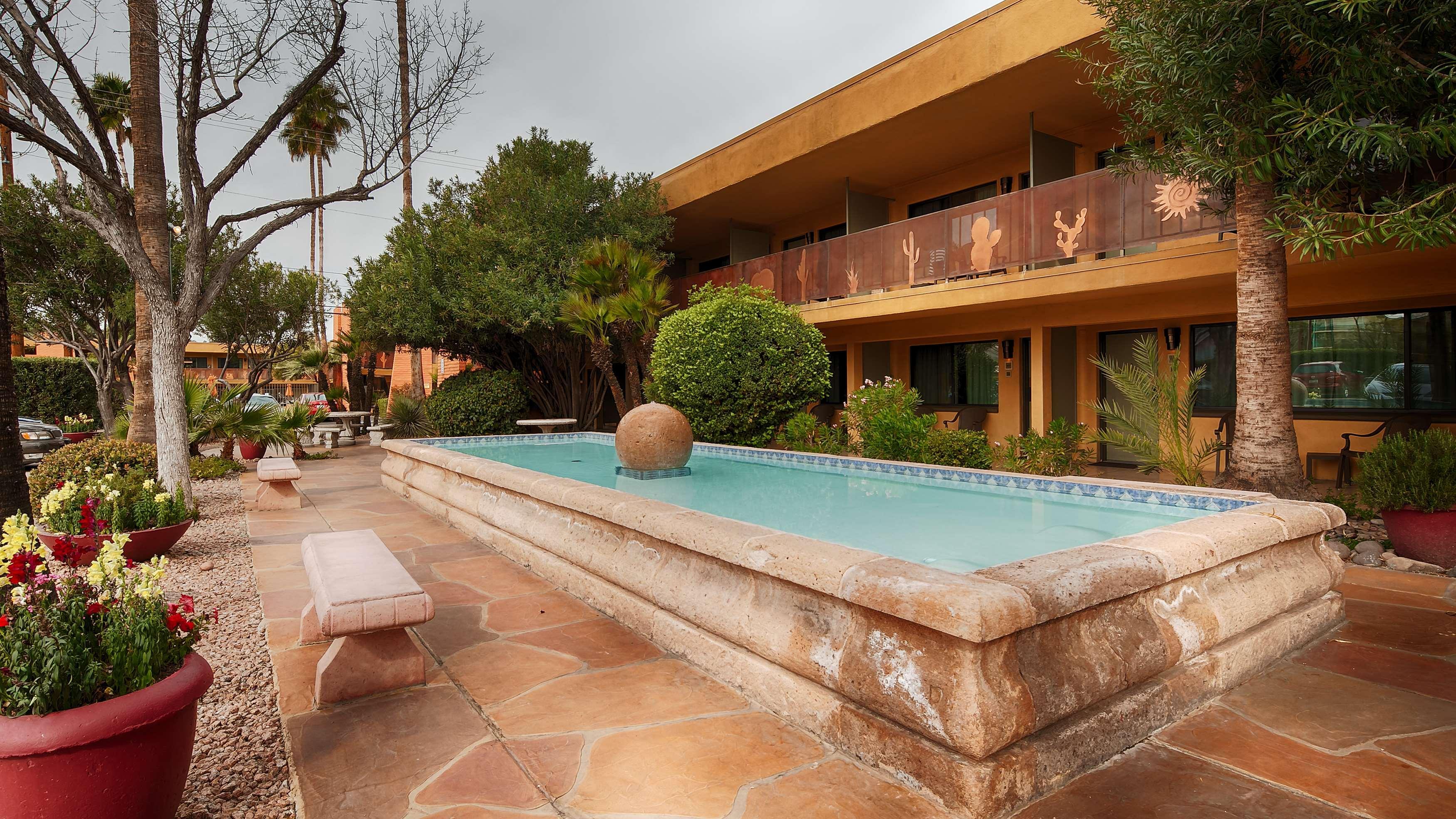 Best Western Royal Sun Inn & Suites Tucson Exterior photo