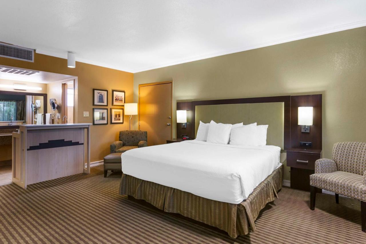 Best Western Royal Sun Inn & Suites Tucson Exterior photo