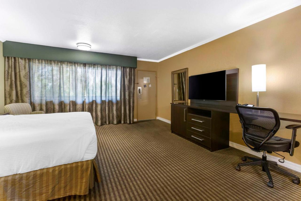 Best Western Royal Sun Inn & Suites Tucson Exterior photo